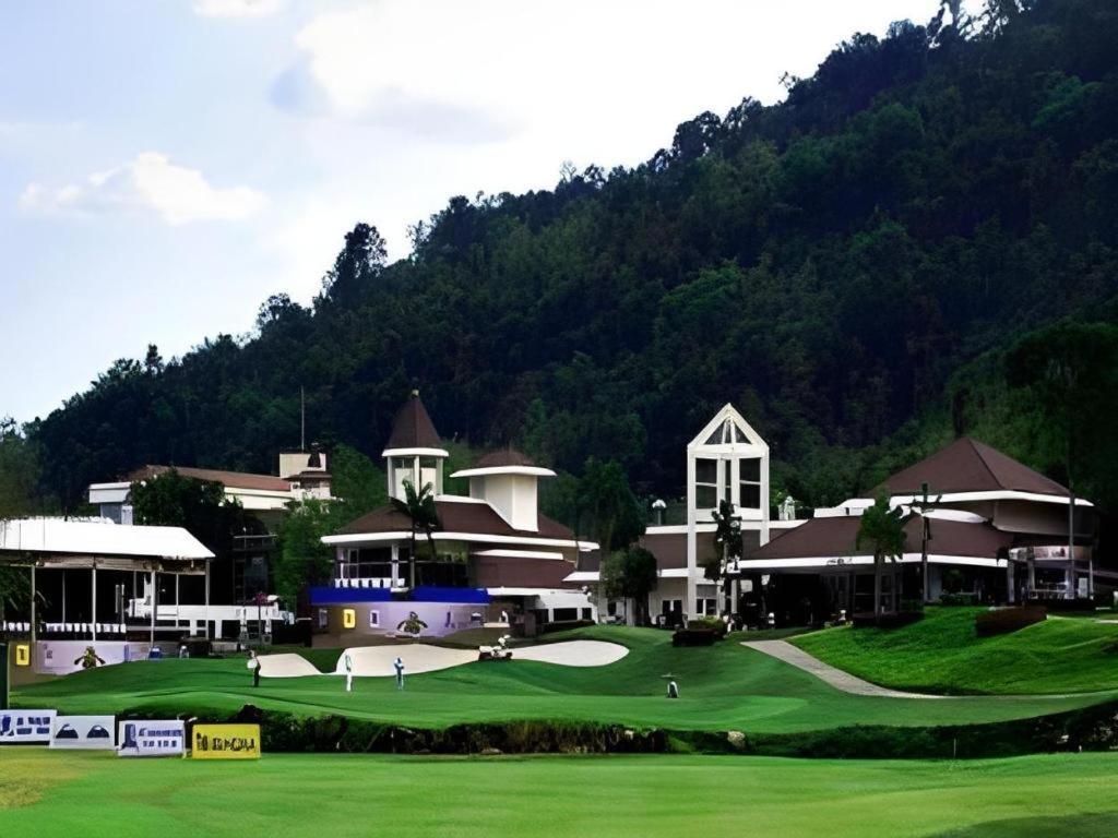 Royal Hills Golf Resort & Spa Nakhon Nayok Exterior foto