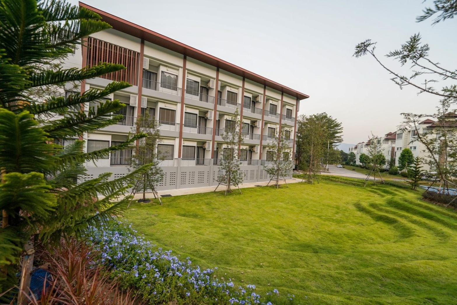 Royal Hills Golf Resort & Spa Nakhon Nayok Exterior foto