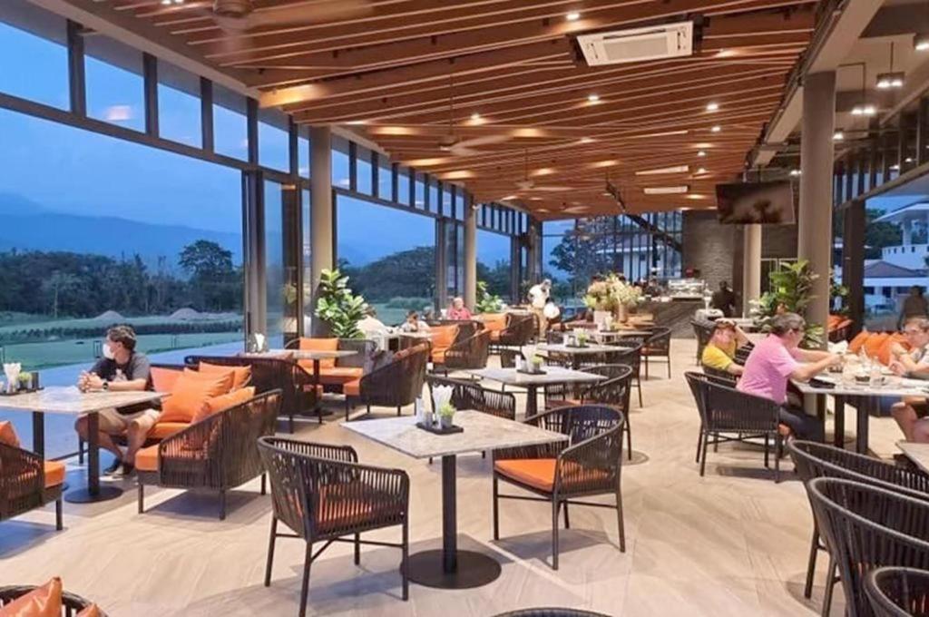 Royal Hills Golf Resort & Spa Nakhon Nayok Exterior foto
